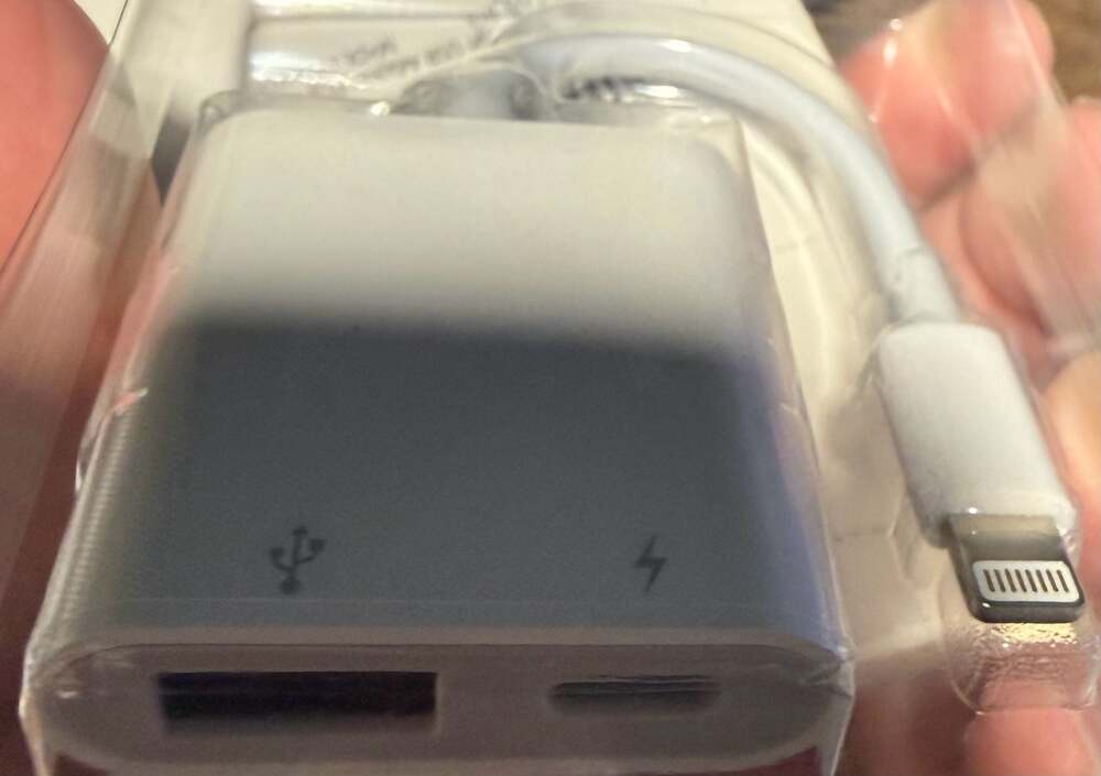 Lightning to USB Camera Adapter with Charging Port - Picture 5 of 5